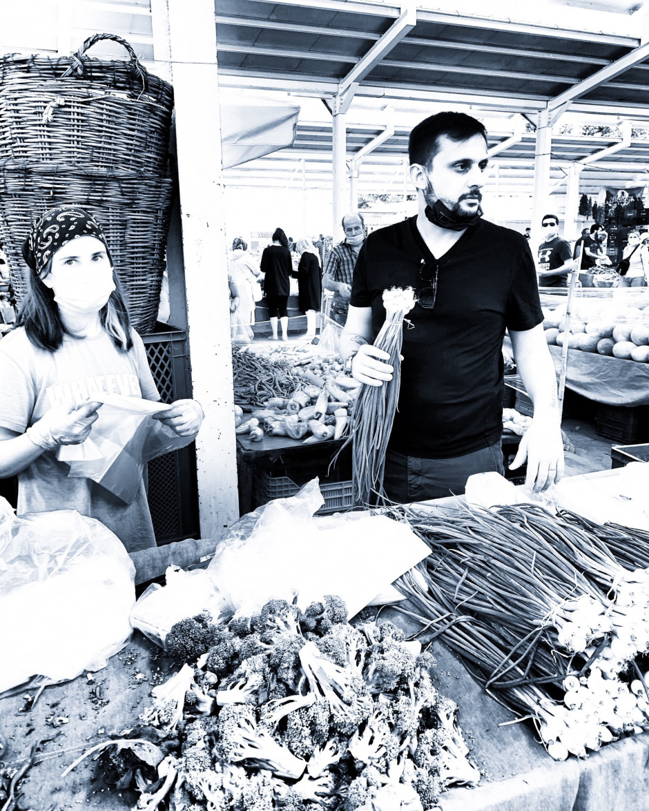 #GQDeneyim: Şef Fatih Tutak ile Pazarda Meyve Sebze Tadımı Yaptık