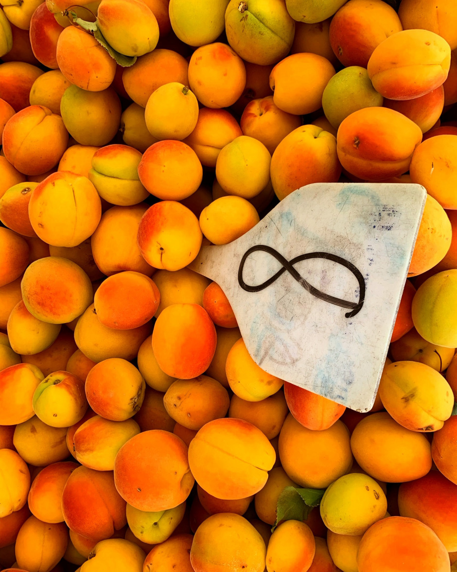 #GQDeneyim: Şef Fatih Tutak ile Pazarda Meyve Sebze Tadımı Yaptık