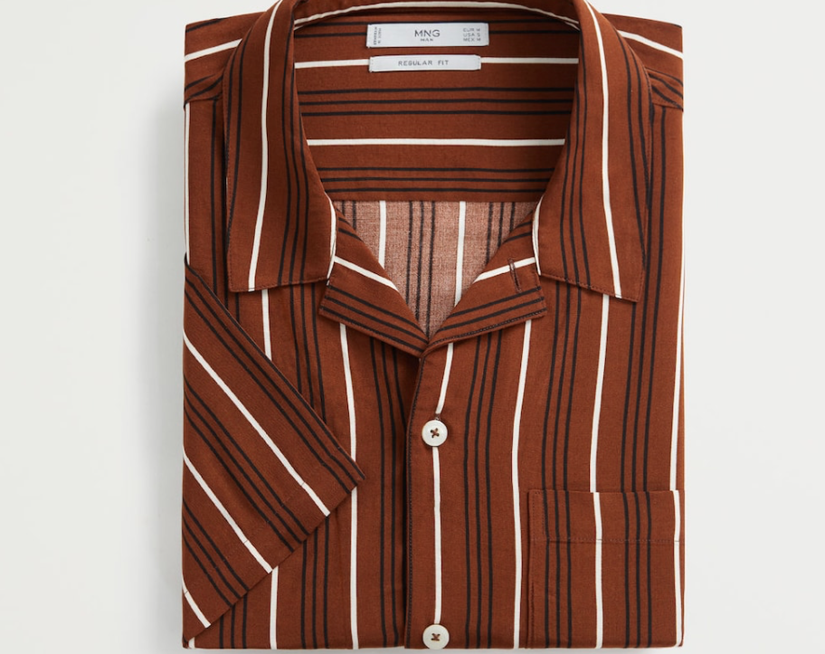 Kısa Kollu Gömlekler: Yazın Eğlenceli Stil Parçası Kısa Kollu Gömlekler: Yazın Eğlenceli Stil Parçası