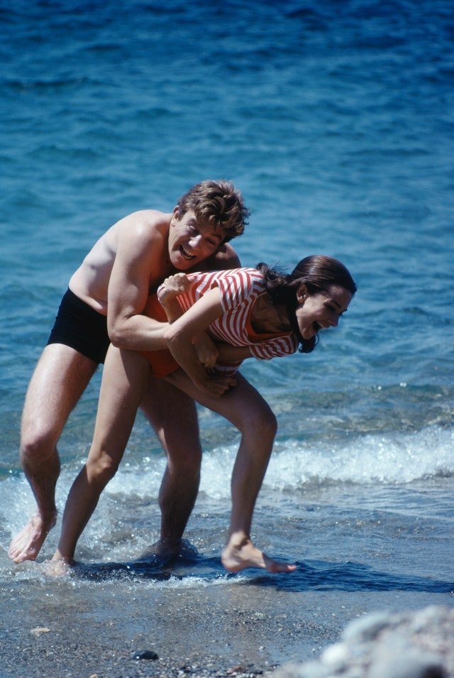 DiCaprio'dan Pitt'e Sinema İkonlarının 10 Yaz Fotoğrafı DiCaprio'dan Pitt'e Sinema İkonlarının 10 Yaz Fotoğrafı