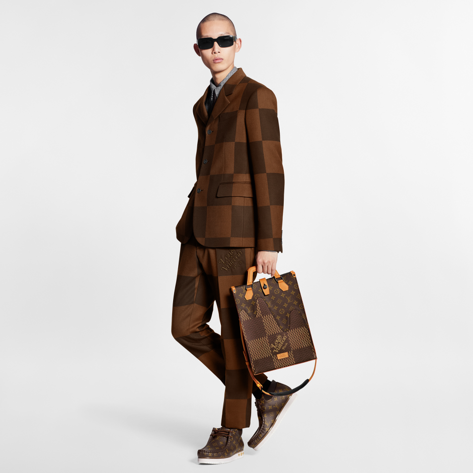 Dönemin En Hit Tasarımcılarından Biri ile Çalışan Bir Modaevi Başka Ne Yapabilir?