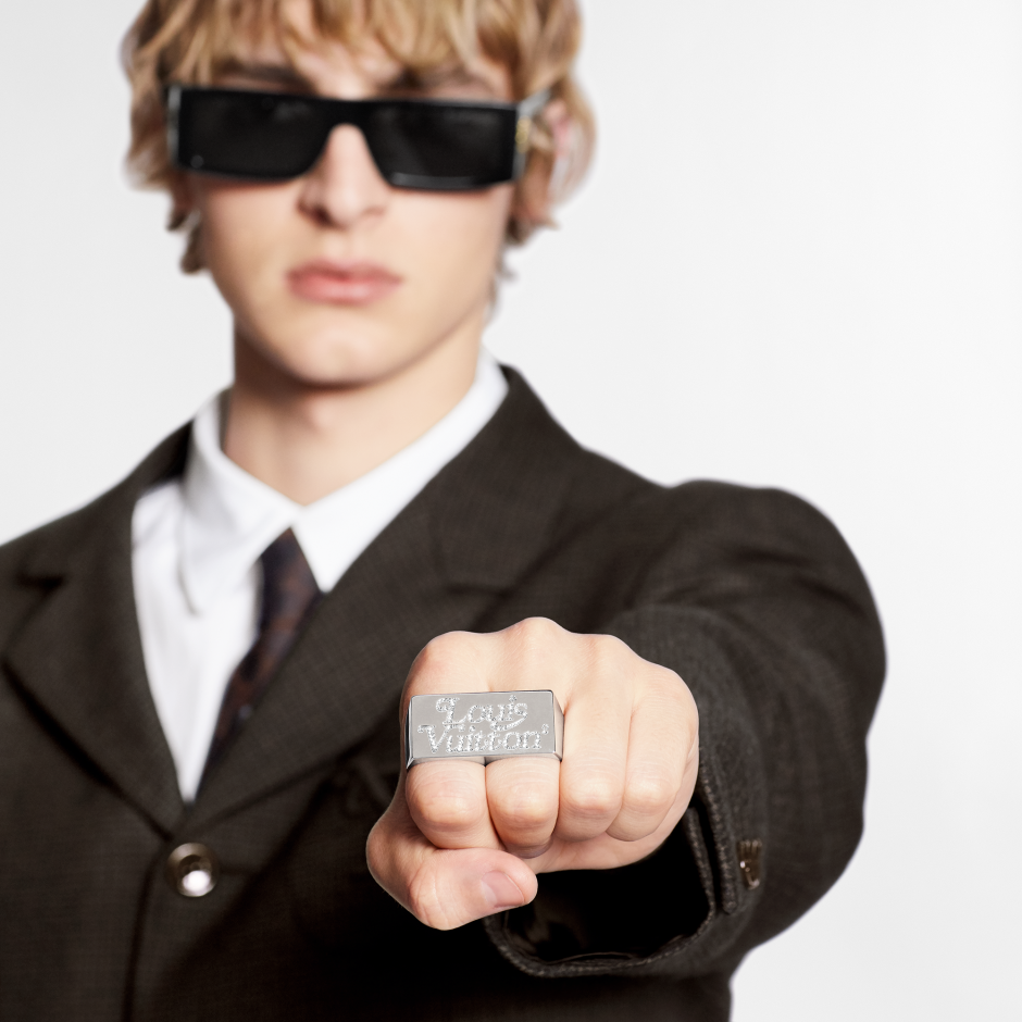 Dönemin En Hit Tasarımcılarından Biri ile Çalışan Bir Modaevi Başka Ne Yapabilir?