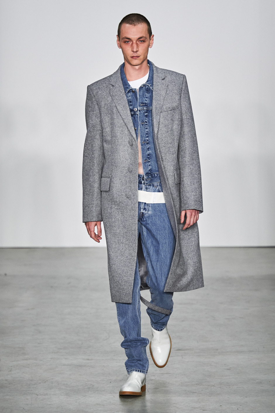 Yüksek Modadan Sokağa 'Kurtarıcı' Jean'ler