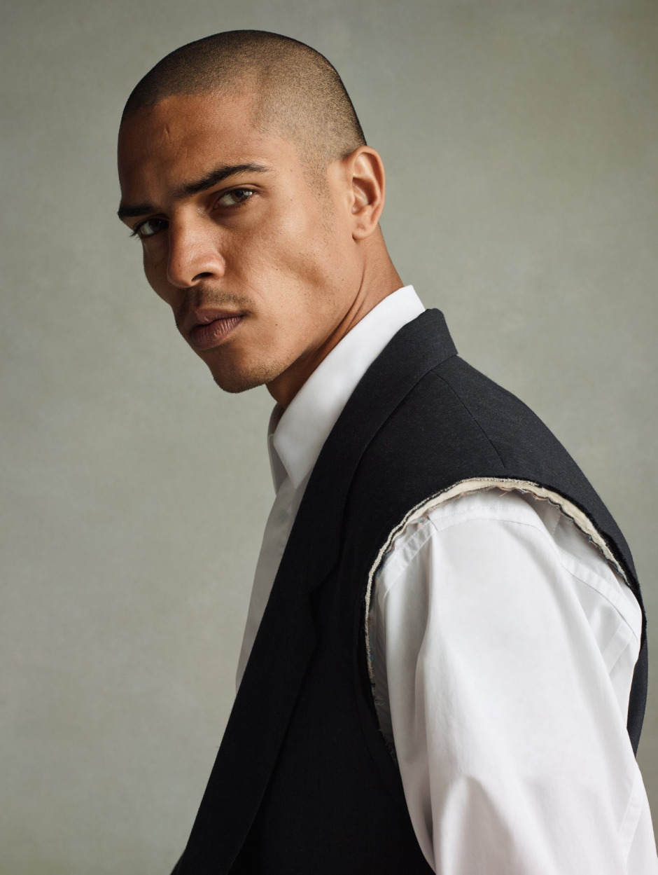 Erkek Giyiminde Çabasız Şıklığın Modern Kahramanı: Jerry Lorenzo