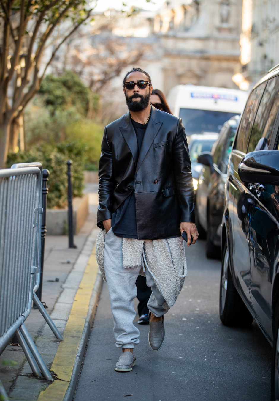 Erkek Giyiminde Çabasız Şıklığın Modern Kahramanı: Jerry Lorenzo