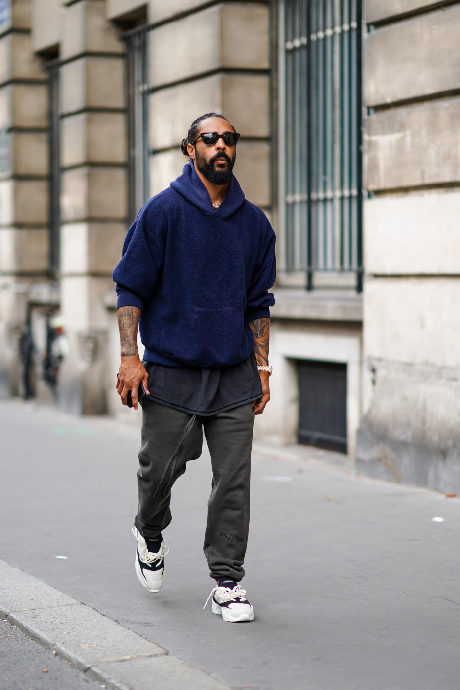 Erkek Giyiminde Çabasız Şıklığın Modern Kahramanı: Jerry Lorenzo