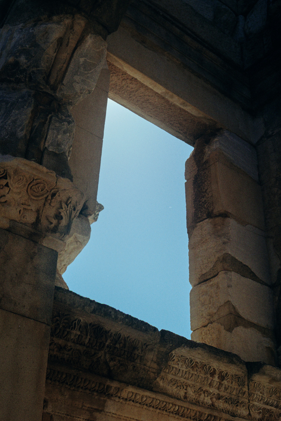 Yeni Kökler: Efes / Müzik ve Estetik Dolu Bir Hayalin Peşinde