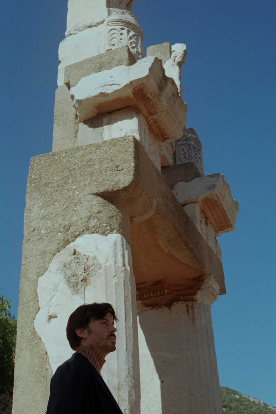 Yeni Kökler: Efes / Müzik ve Estetik Dolu Bir Hayalin Peşinde