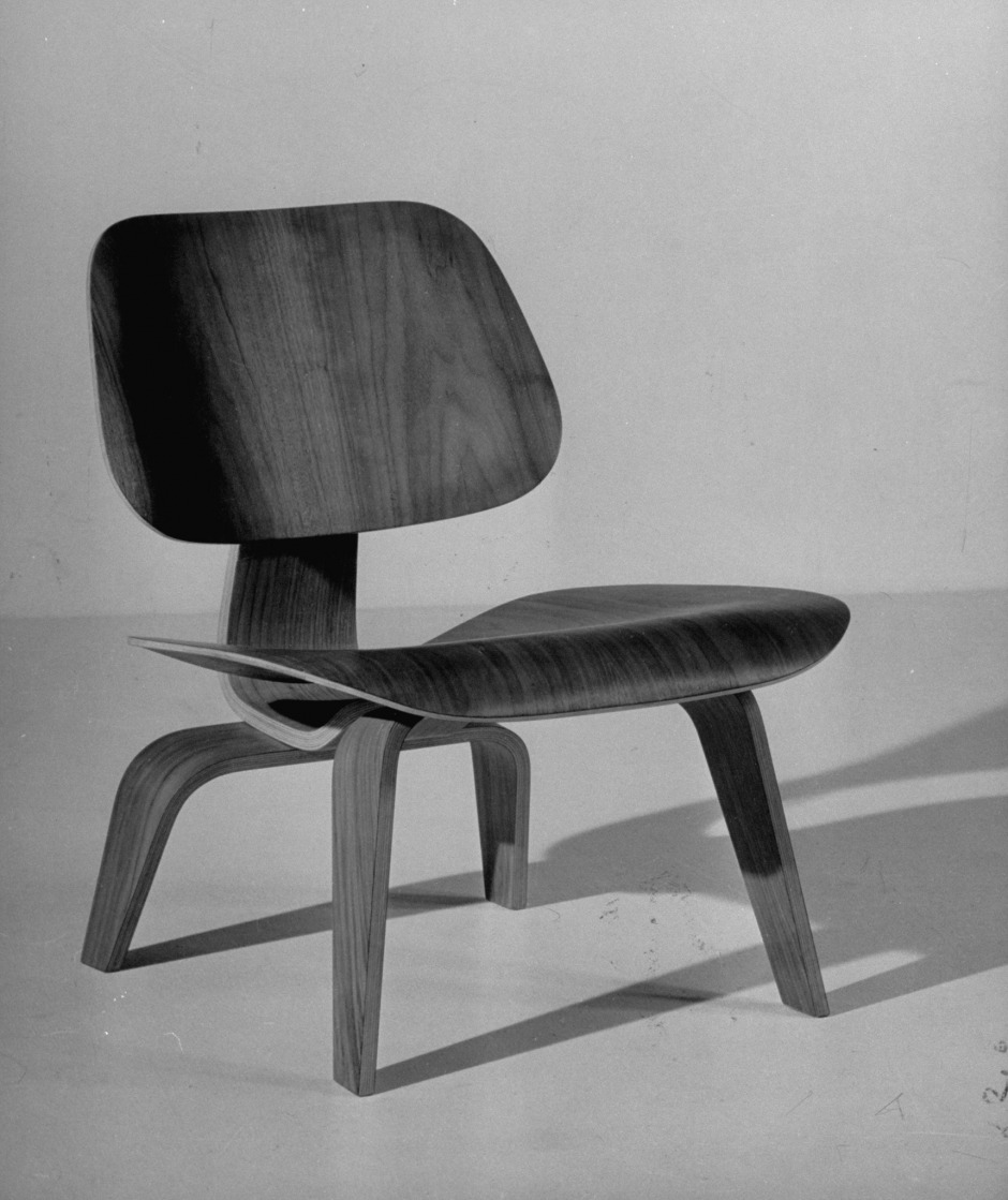 Eames Tasarımları: O Sandalyenin ve Yaratıcılarının Hikayesi