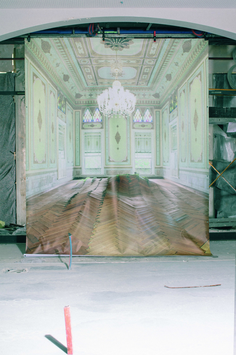 İsyankar ve Masalsı Bir İstanbul