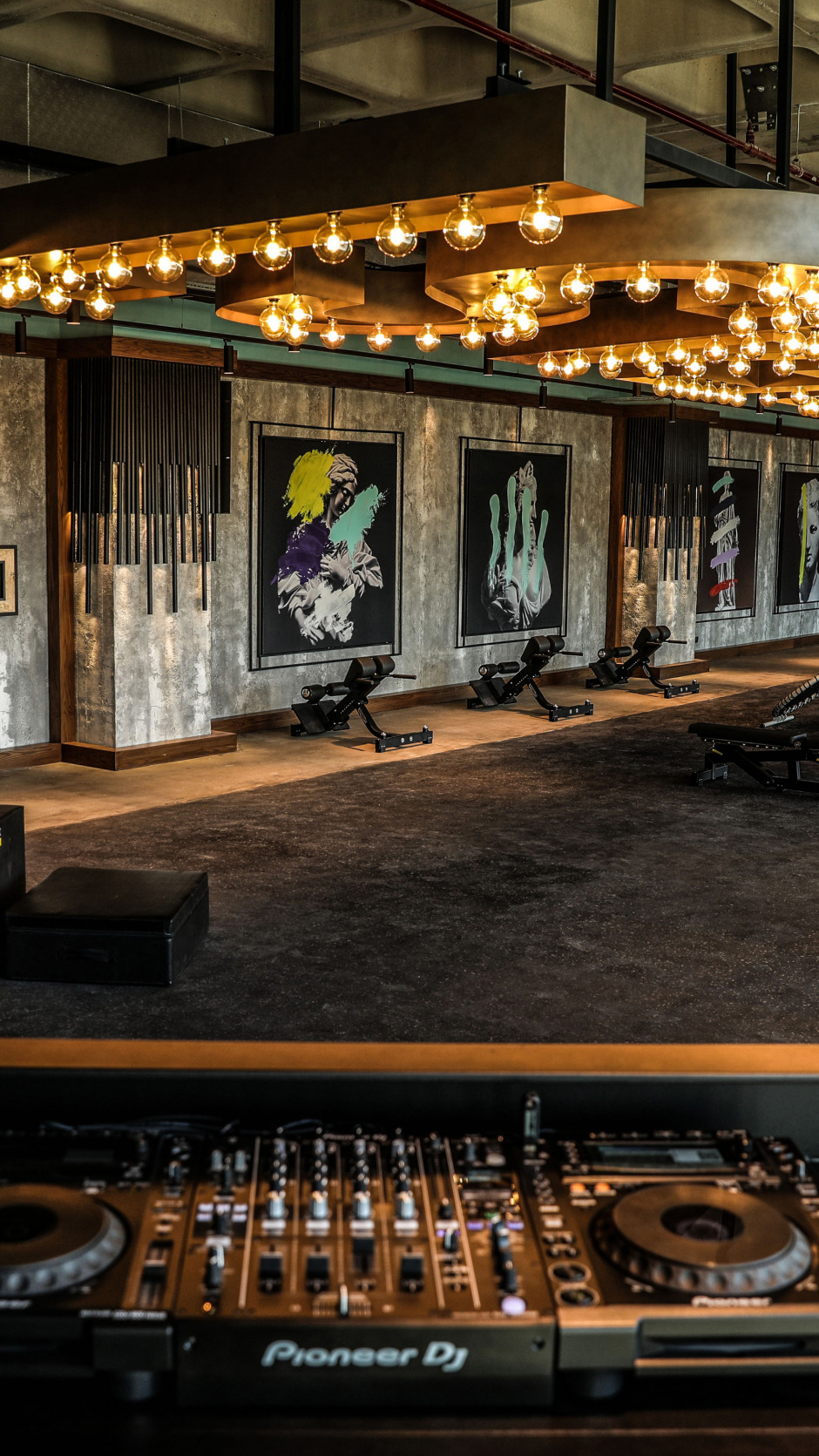 Gece Kulübü Atmosferinde Spor Deneyimi