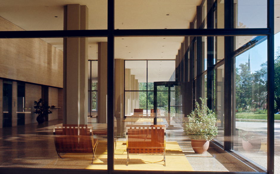 Barcelona'yı Bir Sandalye, İskemle Ve Sedir İle Hafızaya Kazıyabilen Mimar: Mies Van Der Rohe