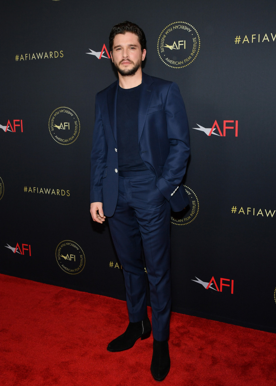 Monokrom Giyimin ve Kuzeyin Kralı Kit Harington