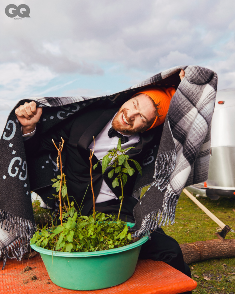 Engin Öztürk: Centilmenlik Beyaz Bulut Gibi Gezmeli Üzerimizde