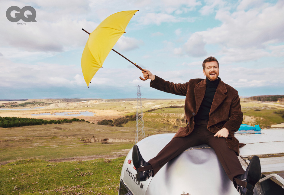 Engin Öztürk: Centilmenlik Beyaz Bulut Gibi Gezmeli Üzerimizde