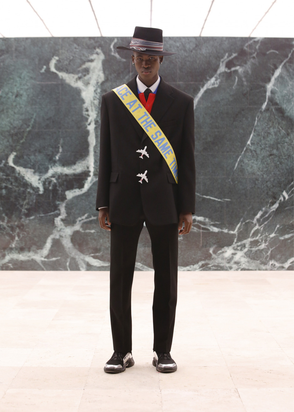 Louis Vuitton Sonbahar/Kış 2021 Defilesini Buradan İzle