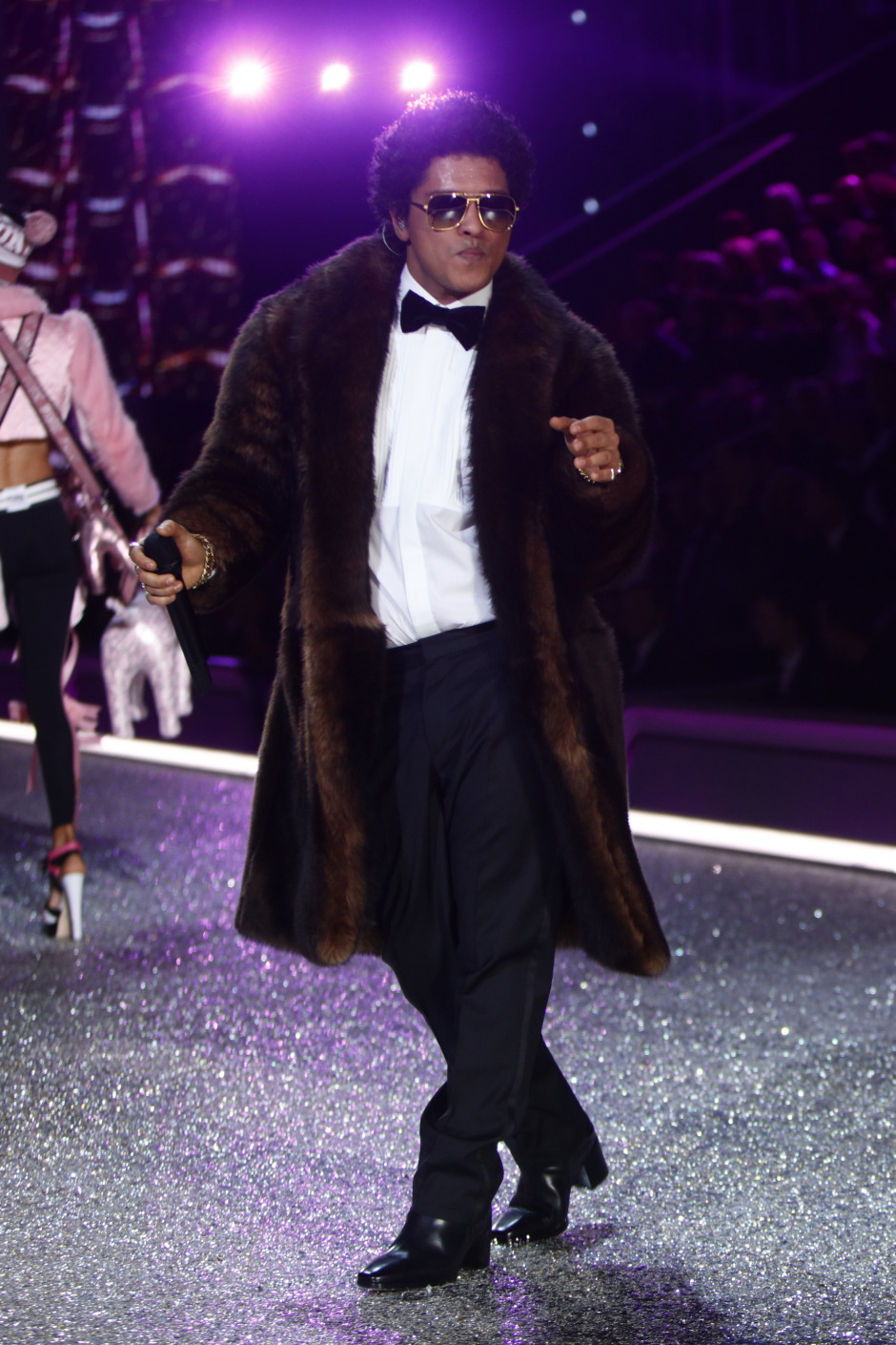 Bruno Mars Tarihe Geçen Diskografisinde Hep Çok Flaş!