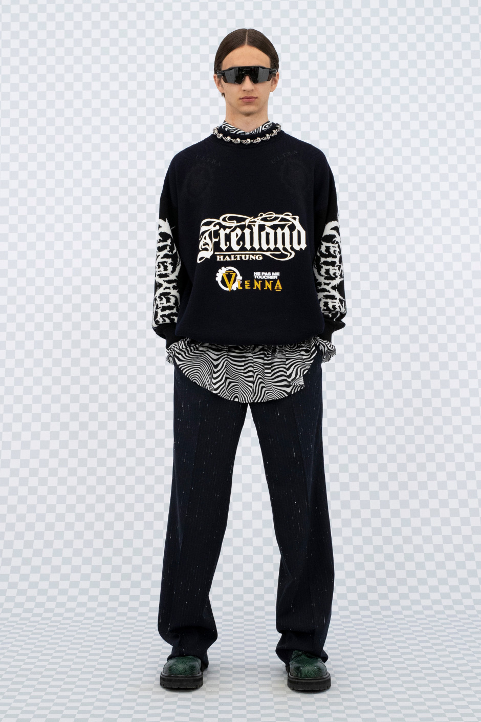 Vetements İlkbahar/Yaz 2022 Koleksiyonu | "Bir Matrix'te mi Yaşıyoruz?"