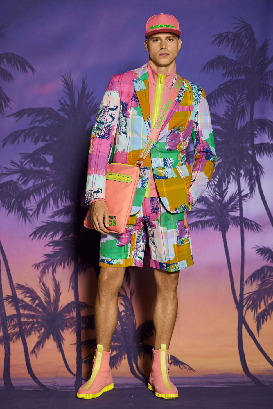 Moschino Resort 2022 Erkek Giyim Koleksiyonu | Beach Body’ler Hazır mı?