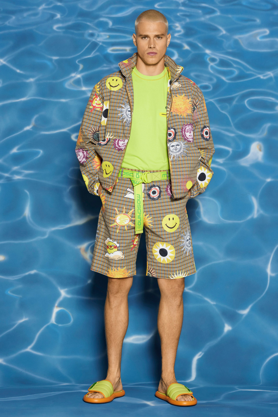 Moschino Resort 2022 Erkek Giyim Koleksiyonu | Beach Body’ler Hazır mı?