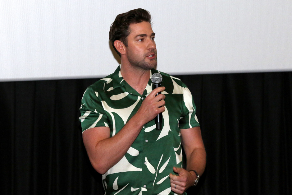 Bir Gömlek Bir Pantolon | John Krasinski Şıklığı