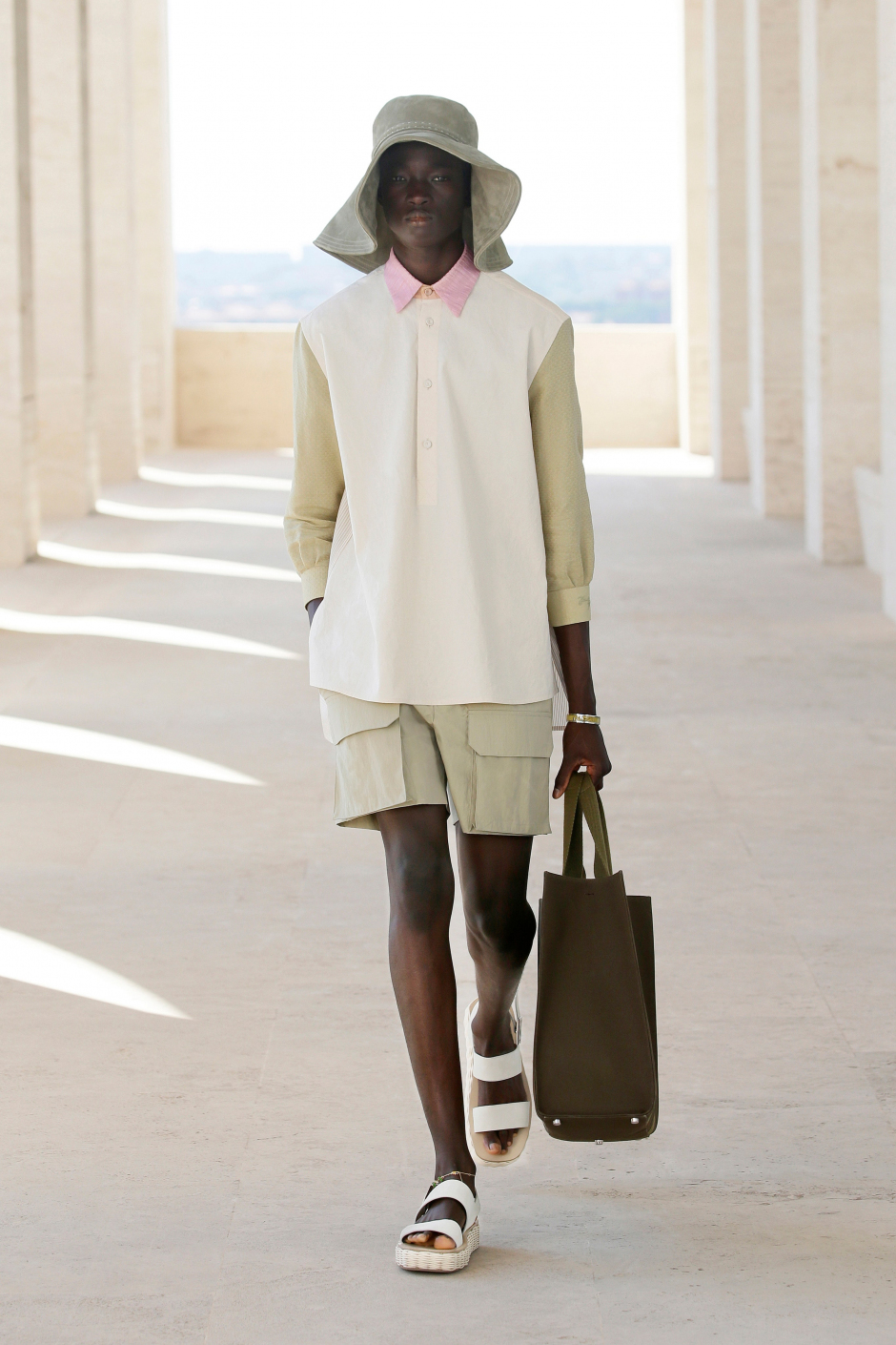 Fendi İlkbahar Yaz 2022 Erkek Giyim Koleksiyonu