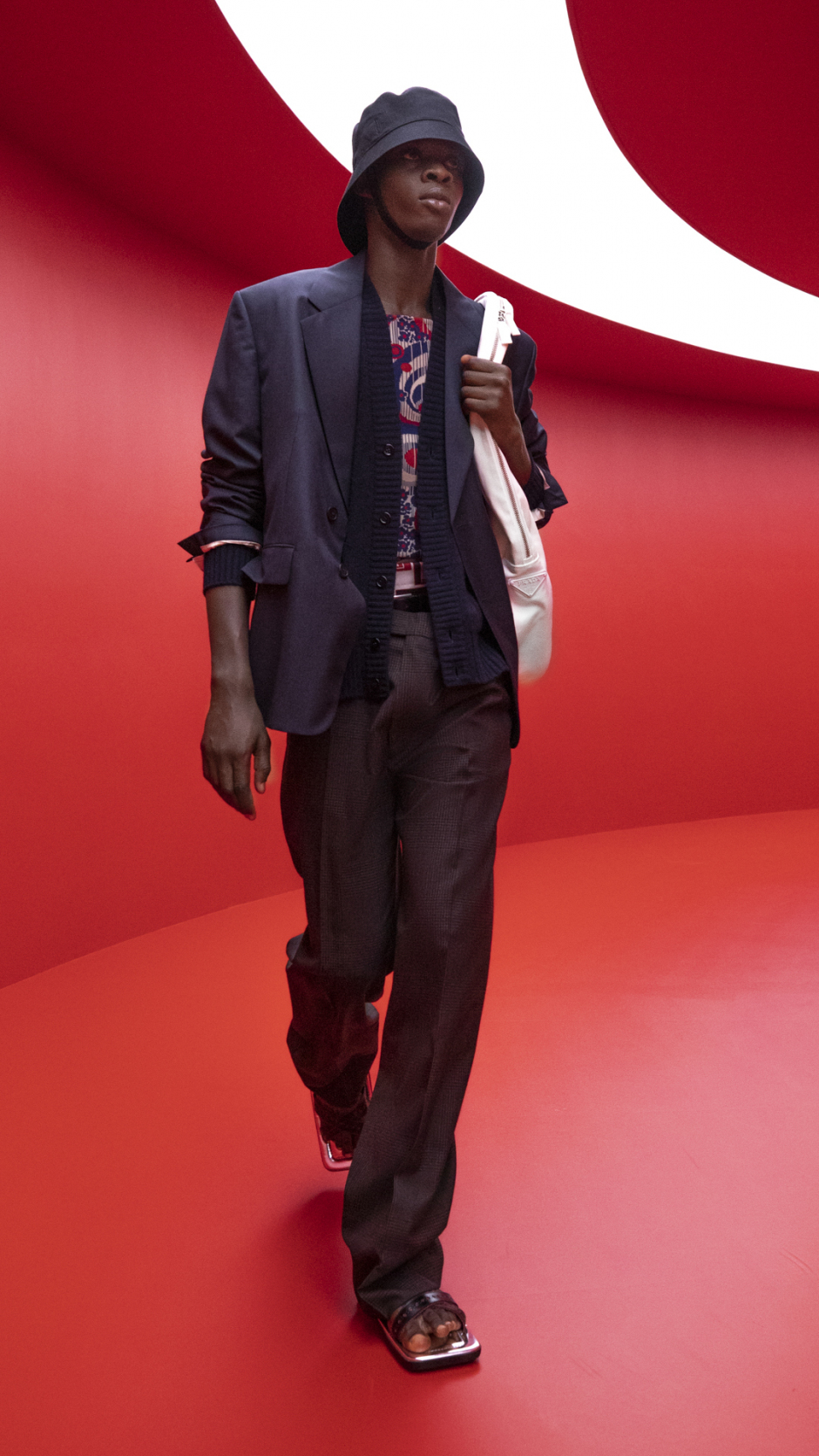 Prada İlkbahar Yaz 2022 Erkek Giyim Koleksiyonu