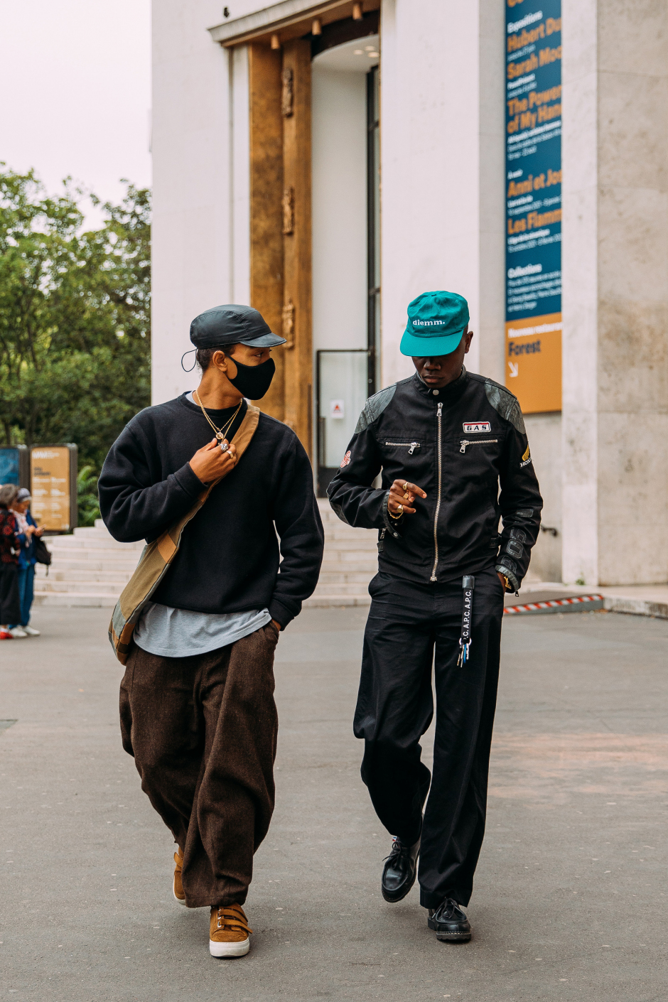Paris Erkek Moda Haftası İlkbahar/Yaz 2022 Sokak Stili