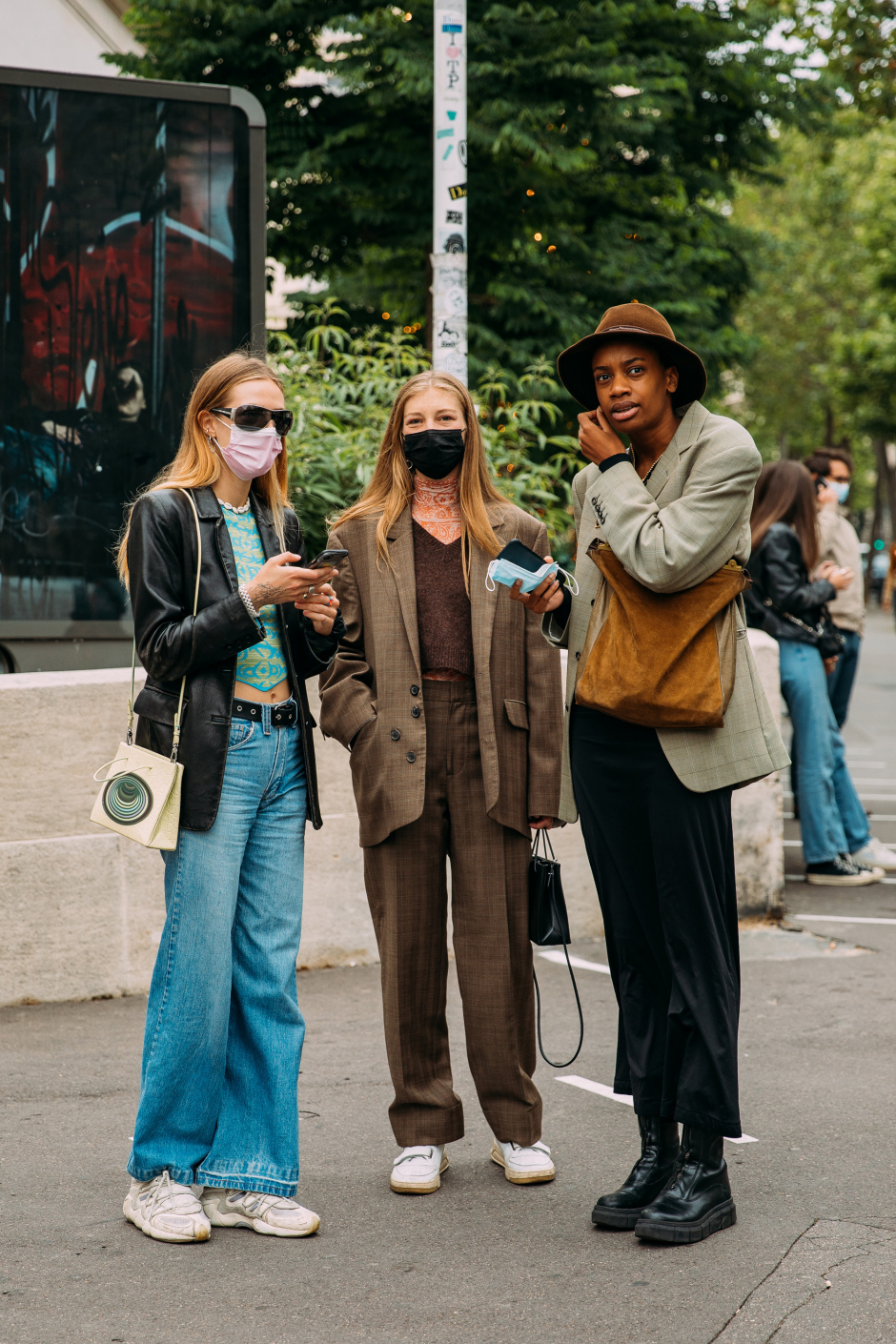 Paris Erkek Moda Haftası İlkbahar/Yaz 2022 Sokak Stili