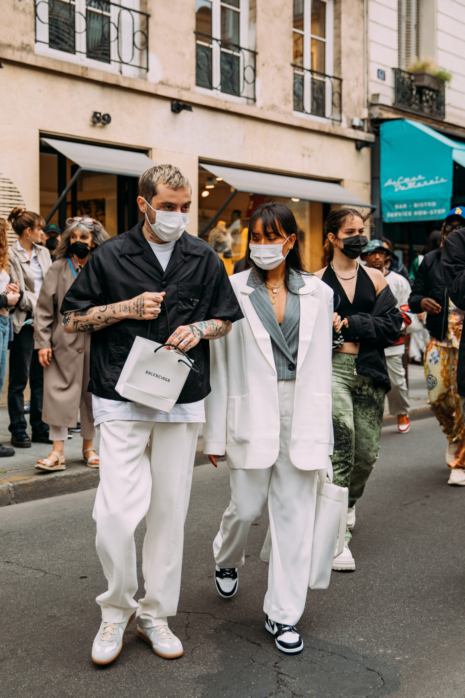 Paris Erkek Moda Haftası İlkbahar/Yaz 2022 Sokak Stili