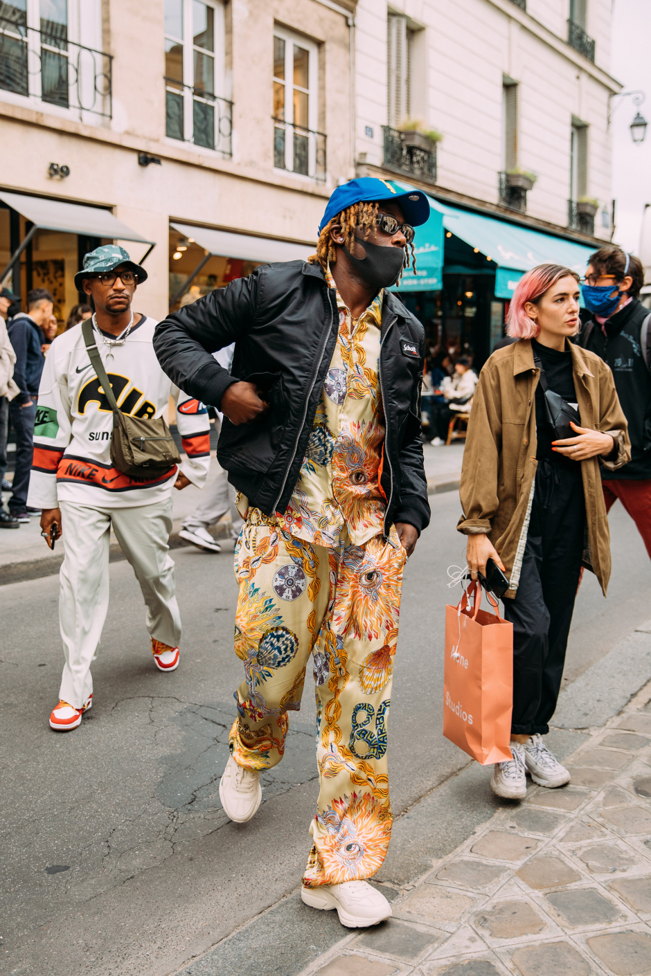 Paris Erkek Moda Haftası İlkbahar/Yaz 2022 Sokak Stili