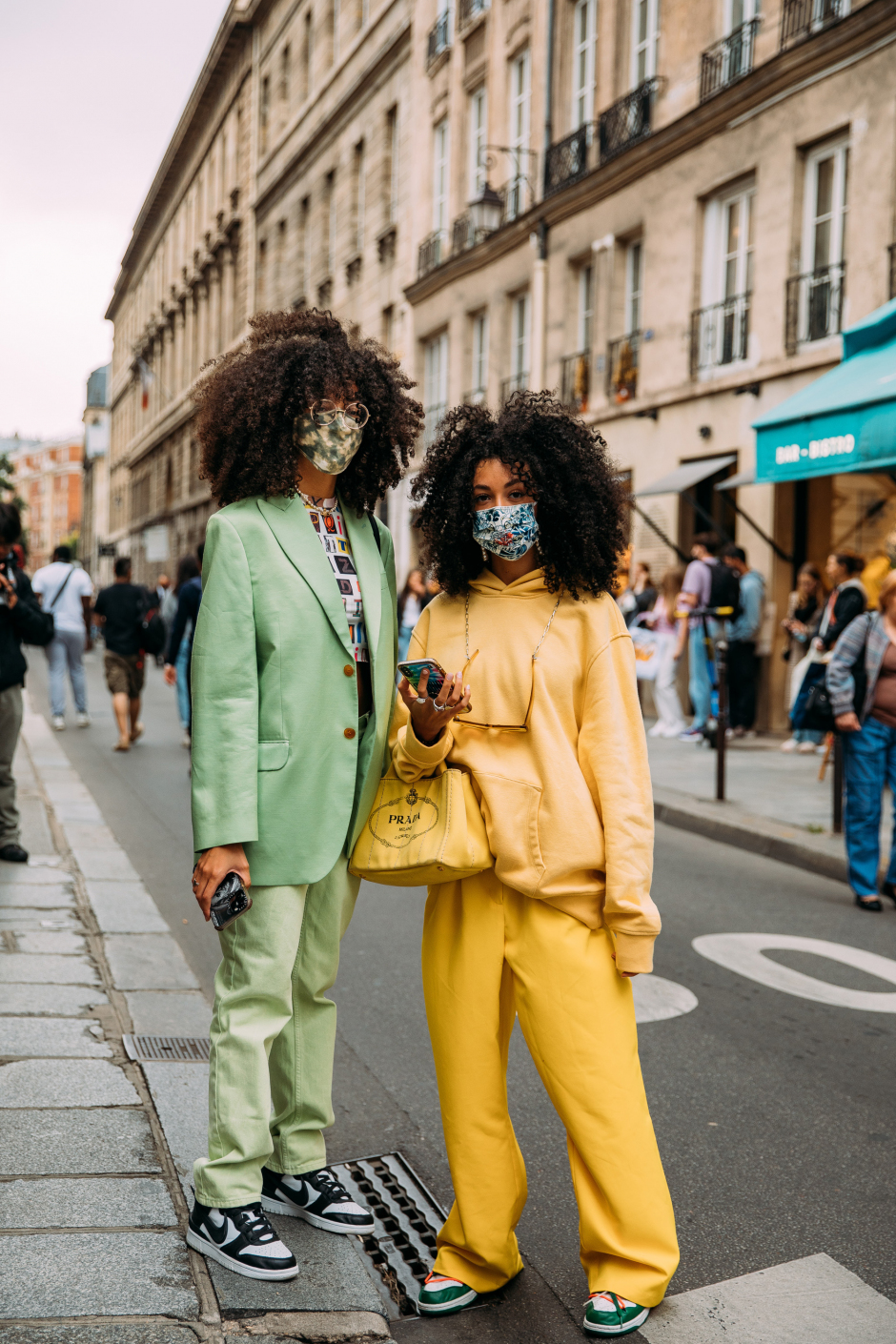 Paris Erkek Moda Haftası İlkbahar/Yaz 2022 Sokak Stili