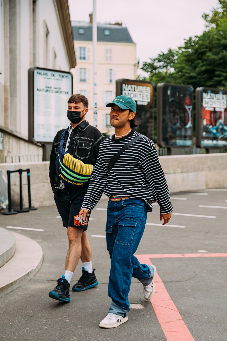 Paris Erkek Moda Haftası İlkbahar/Yaz 2022 Sokak Stili