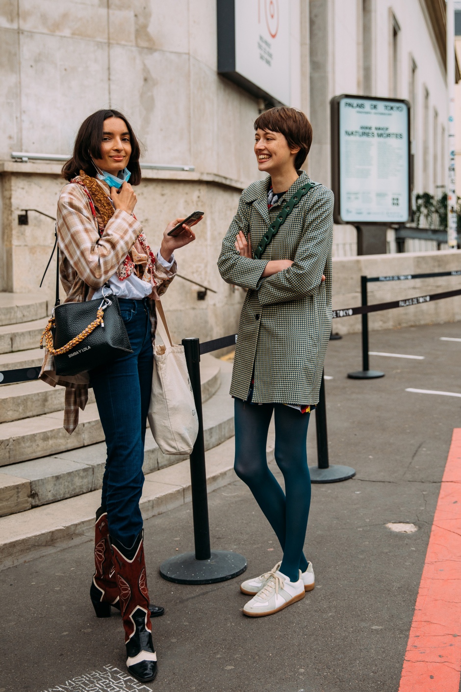 Paris Erkek Moda Haftası İlkbahar/Yaz 2022 Sokak Stili