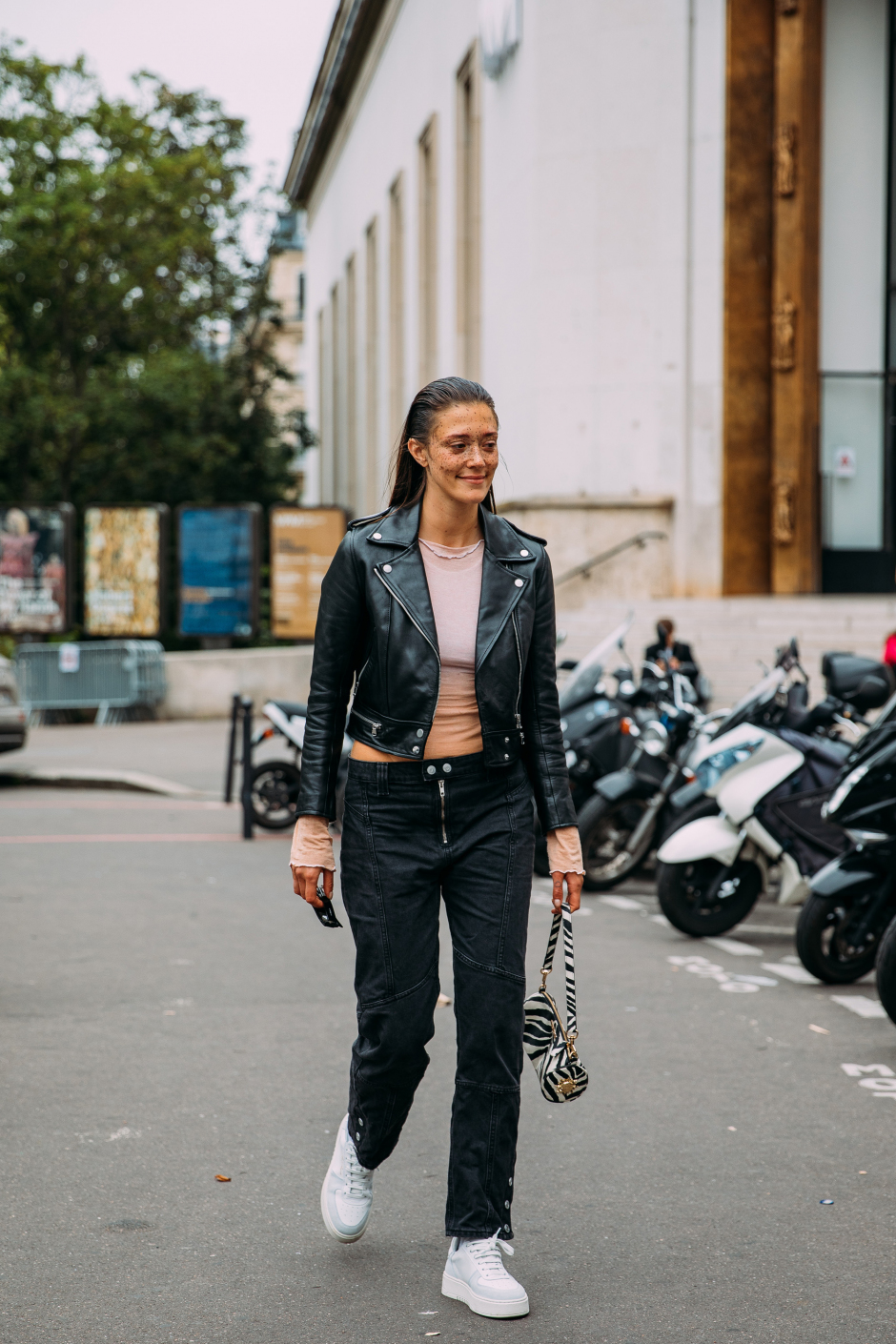 Paris Erkek Moda Haftası İlkbahar/Yaz 2022 Sokak Stili