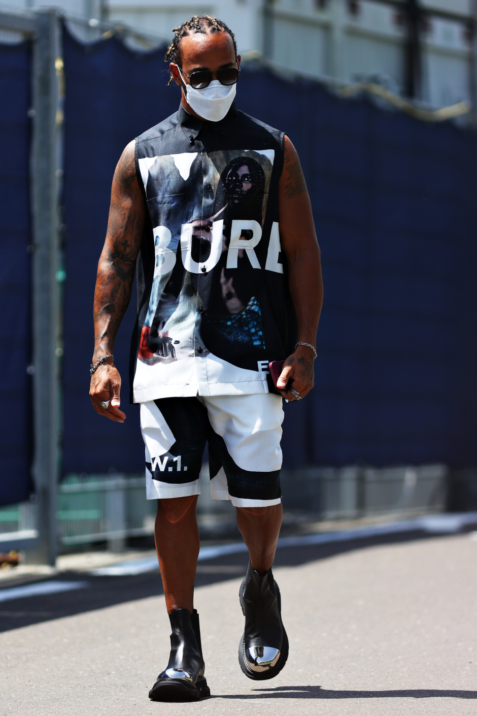 Lewis Hamilton'la Padok Bir Podyuma Dönüşüyor