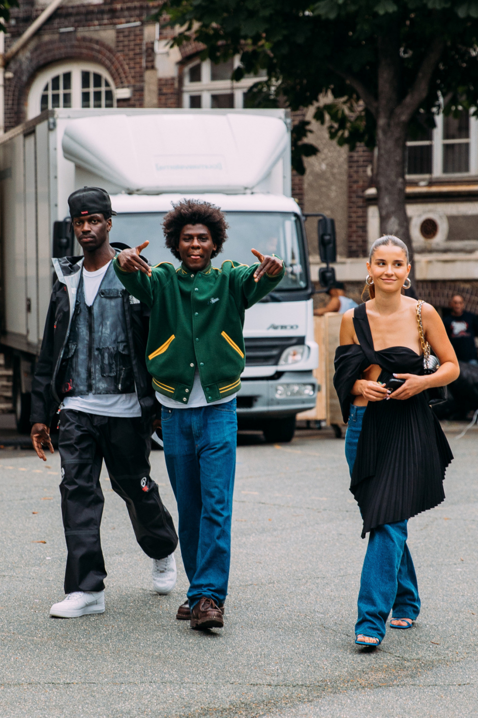 Sokak Stili Sonbahar/Kış 2022 Paris Haute Couture Moda Haftası