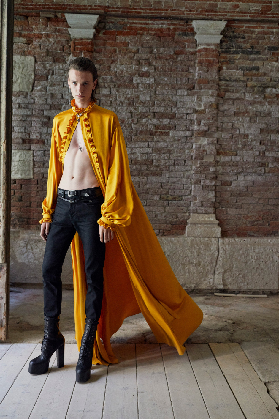 Saint Laurent İlkbahar 2022 Erkek Giyim Koleksiyonu