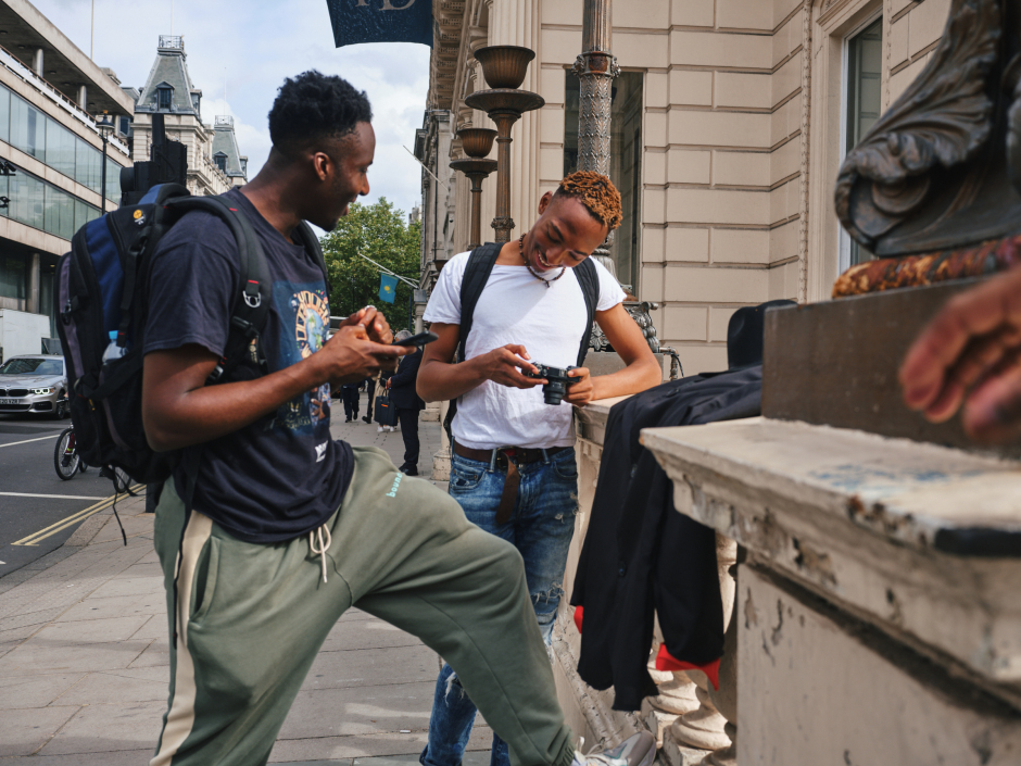 Londra Moda Haftası İlkbahar Yaz 2022 En İyi Sokak Stilleri