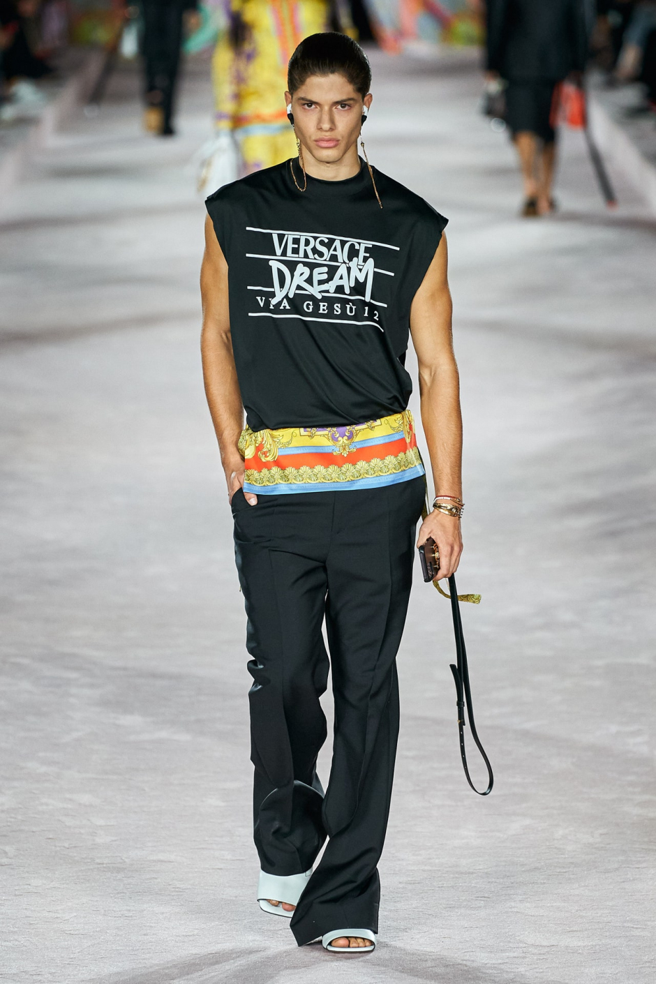 Versace İlkbahar/Yaz 2022