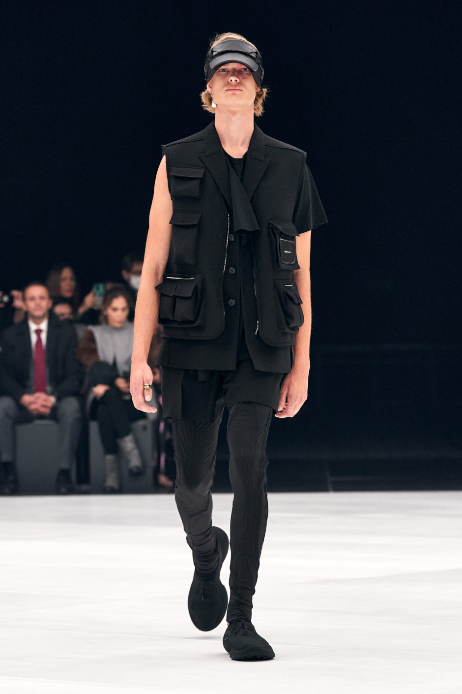 Givenchy İlkbahar/Yaz 2022: Lüks İşlevsellik