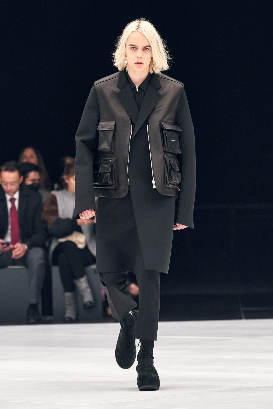 Givenchy İlkbahar/Yaz 2022: Lüks İşlevsellik