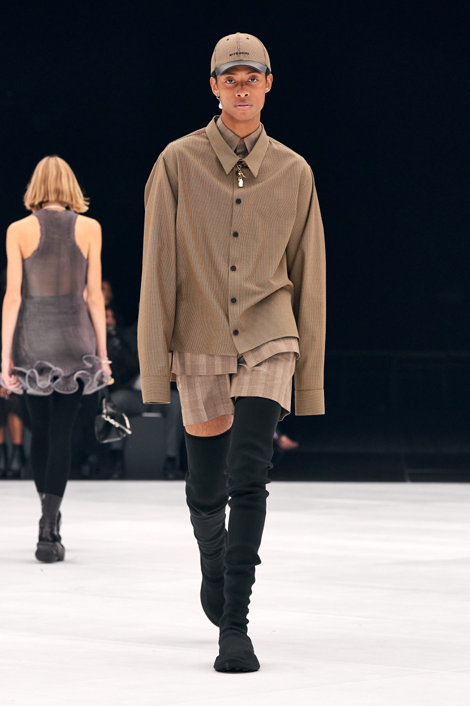 Givenchy İlkbahar/Yaz 2022: Lüks İşlevsellik