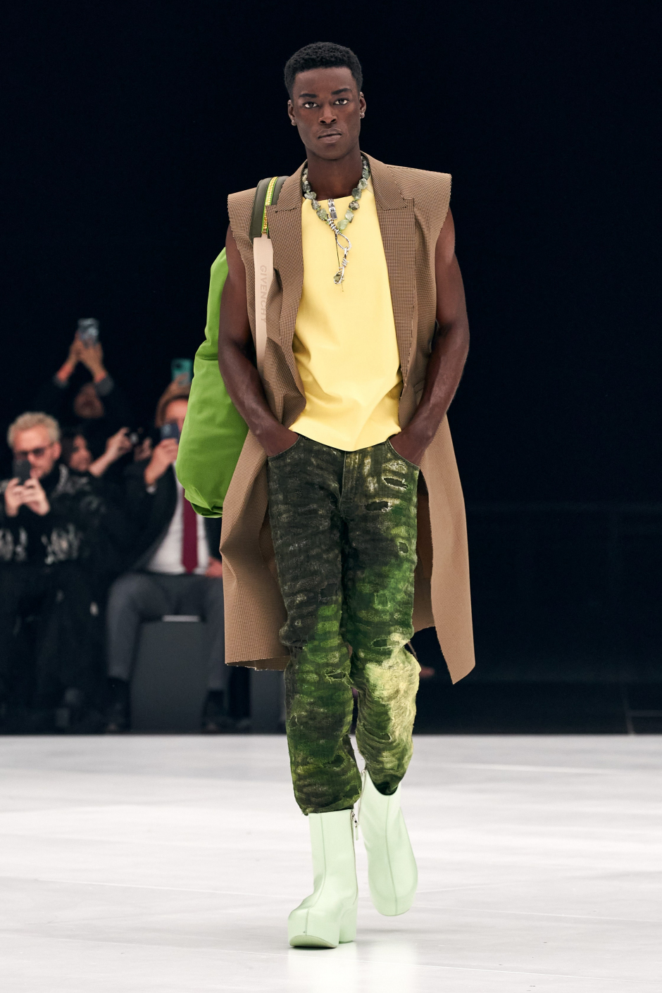 Givenchy İlkbahar/Yaz 2022: Lüks İşlevsellik