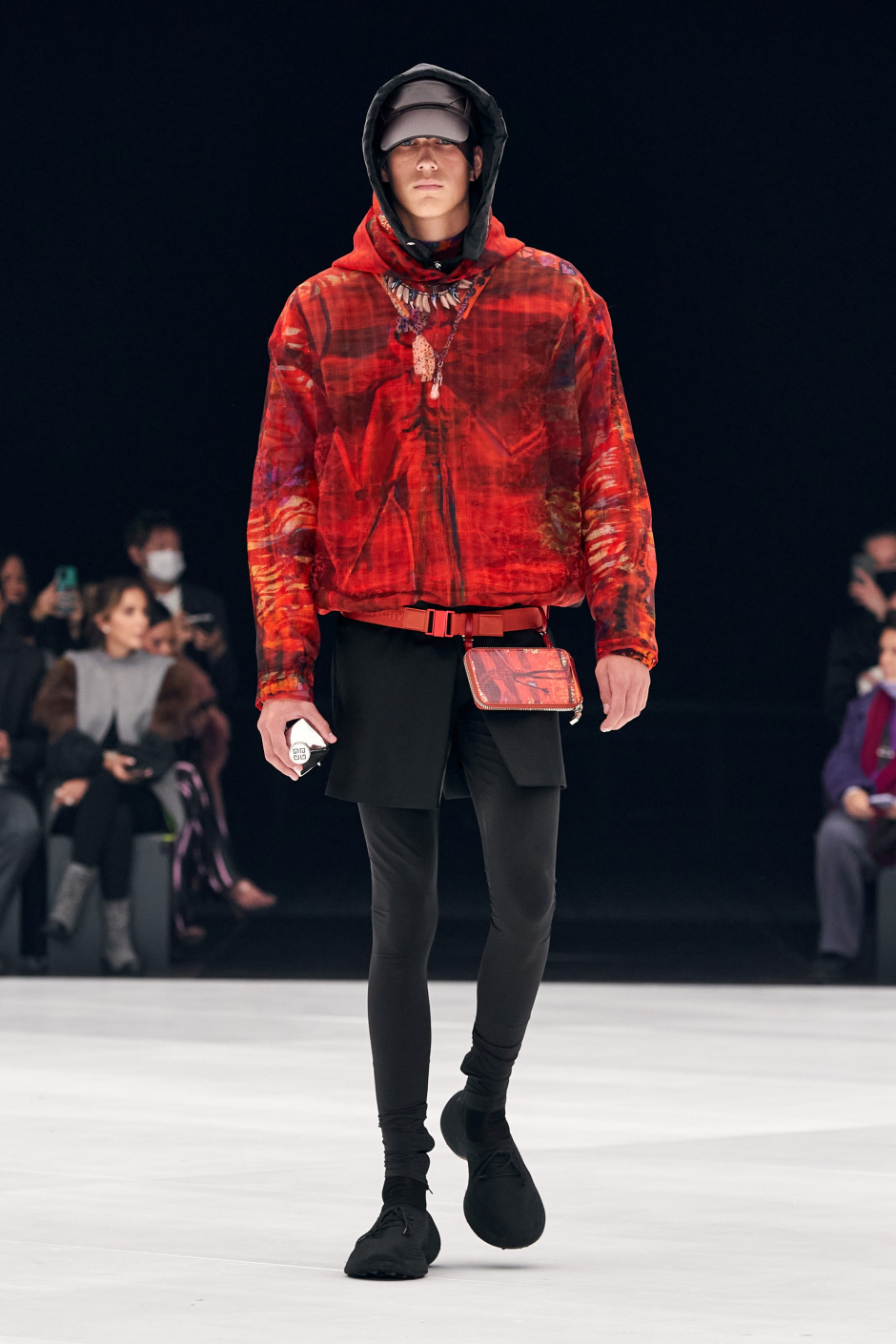 Givenchy İlkbahar/Yaz 2022: Lüks İşlevsellik