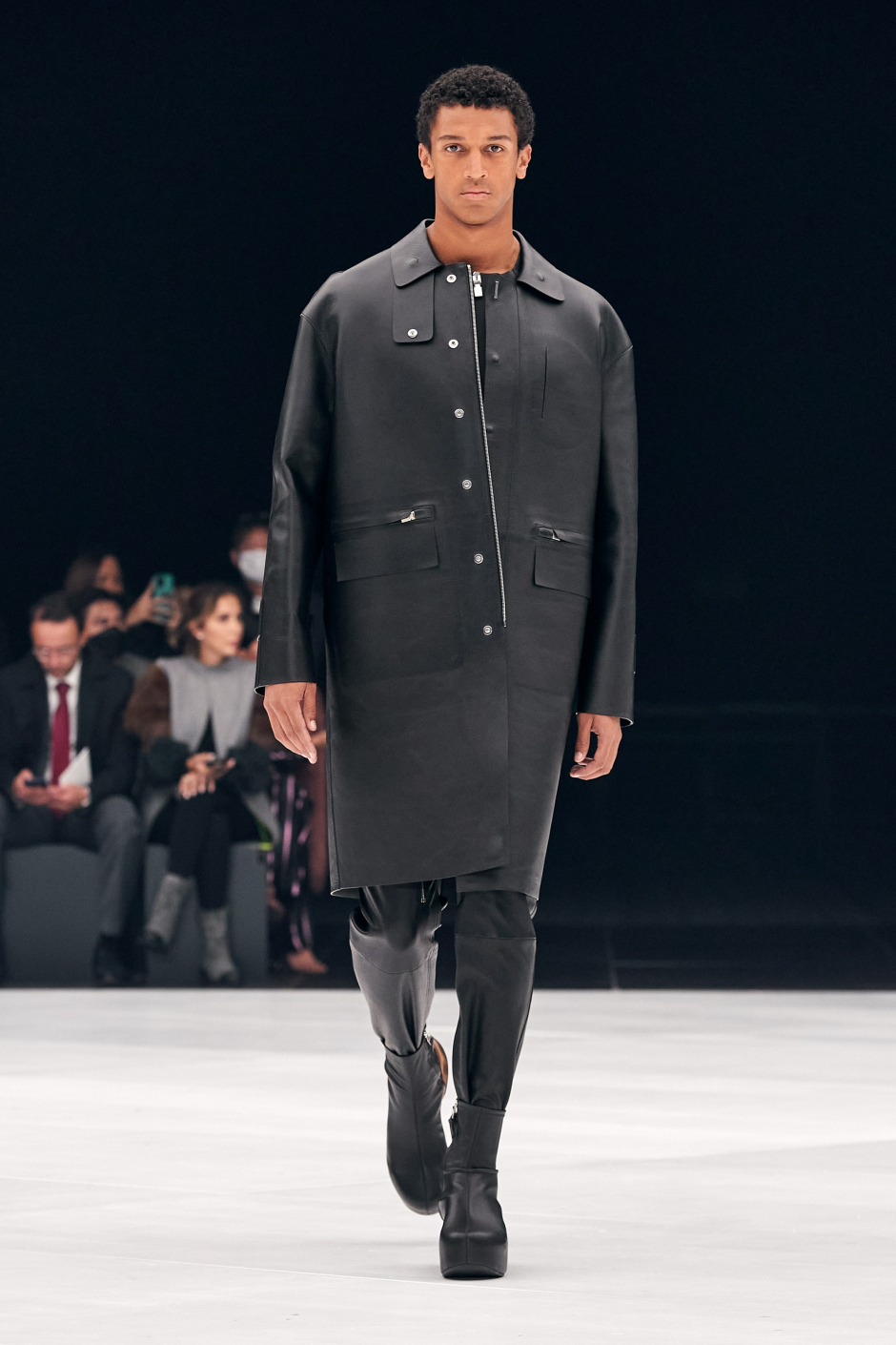 Givenchy İlkbahar/Yaz 2022: Lüks İşlevsellik