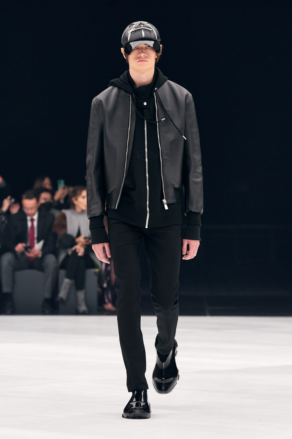 Givenchy İlkbahar/Yaz 2022: Lüks İşlevsellik