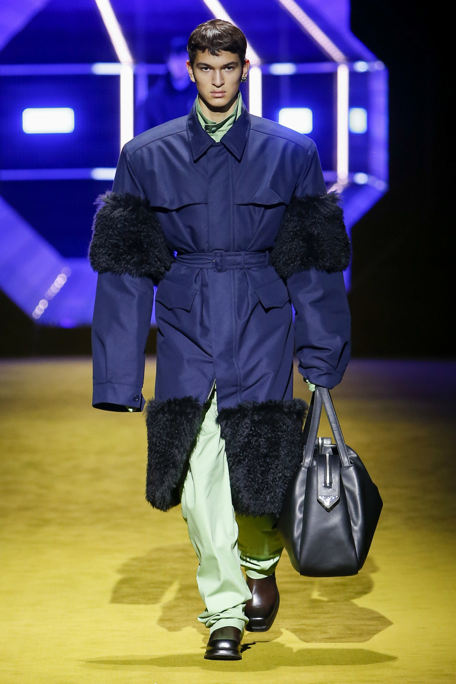 Milano Moda Haftası'nda Prada Erkek Sonbahar Kış 2022 Geçit Töreni