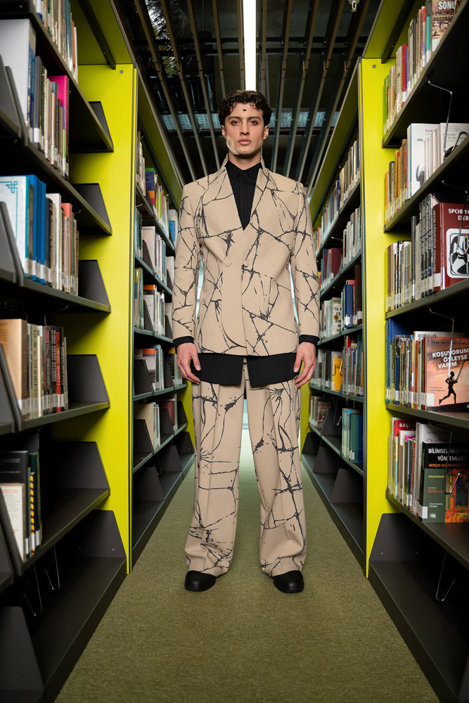 Karma Kahramanlar: Fashion Week Istanbul Sonbahar Kış 2022/23