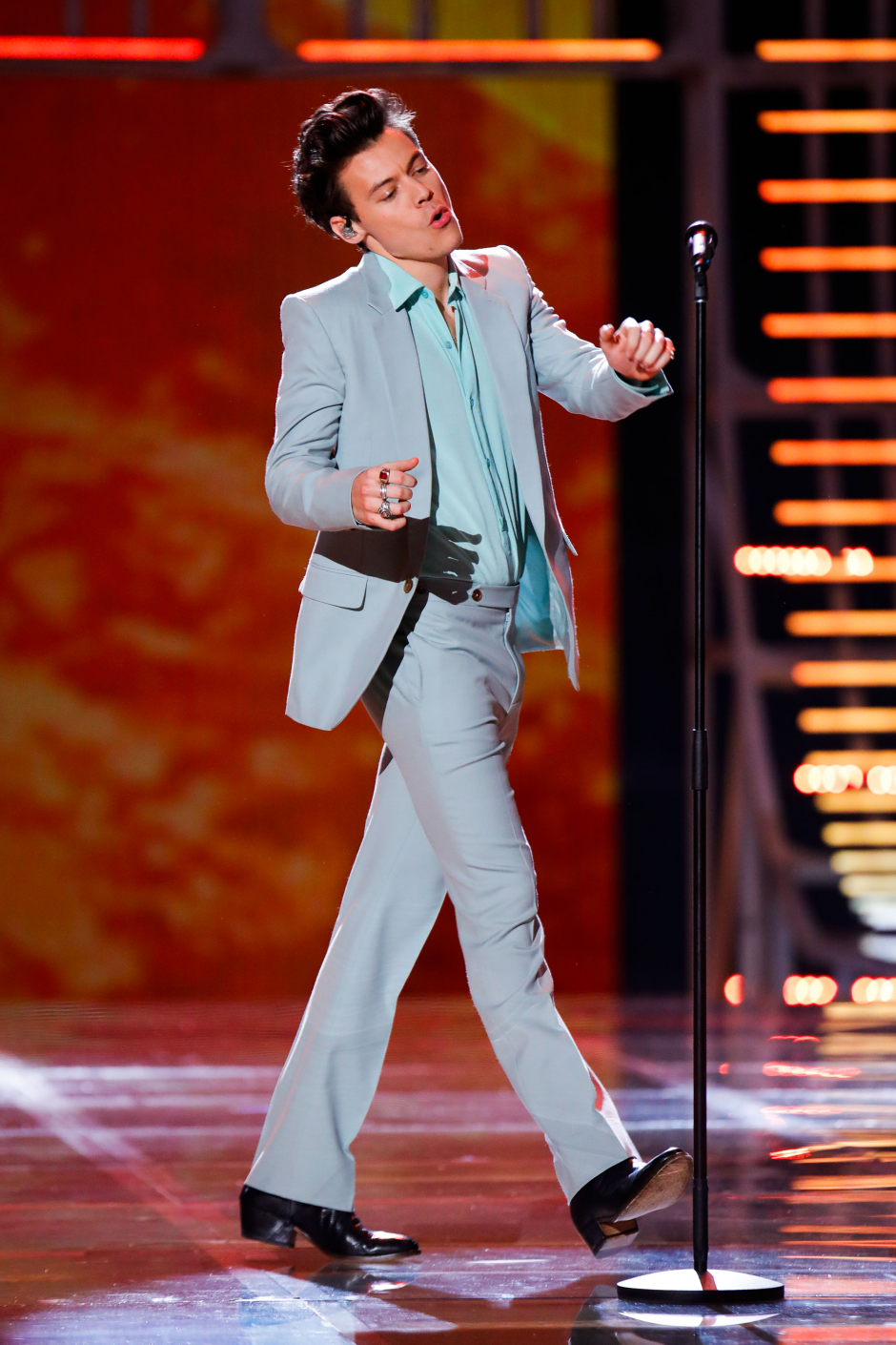 Harry Styles Dünyanın En İyi Giyinen Müzisyenlerinden Biri... İşte Nedeni